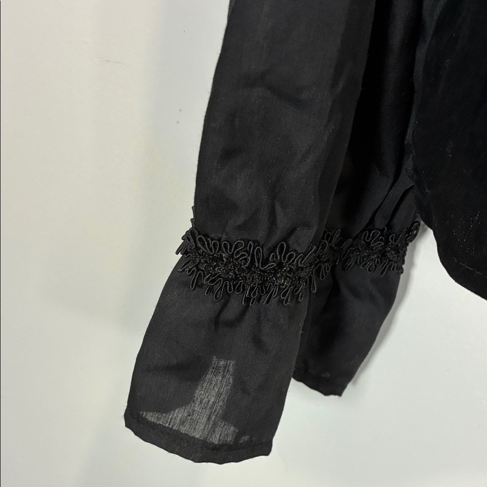 Spirit Men's Victorian Vampire Costume - Black and Red - Picture 6 of 12